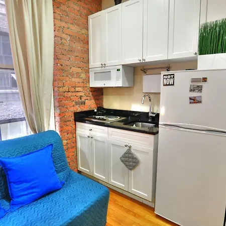 Hello Broadway Apartment